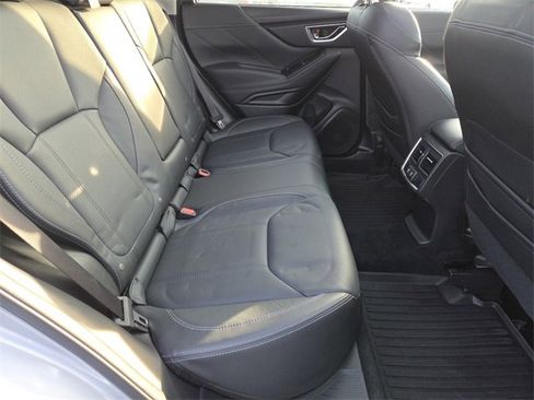 Used 2019 Subaru Forester Limited image 31