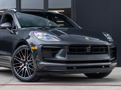 Certified 2024 Porsche Macan S AWD/4WD image 9