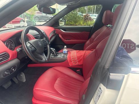 Used 2023 Maserati Levante GT AWD/4WD image 3