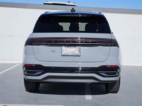 New 2026 Lincoln Nautilus Reserve image 6