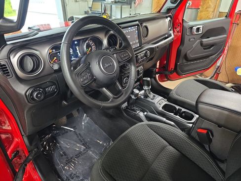 Used 2021 Jeep Wrangler Sport AWD/4WD image 15
