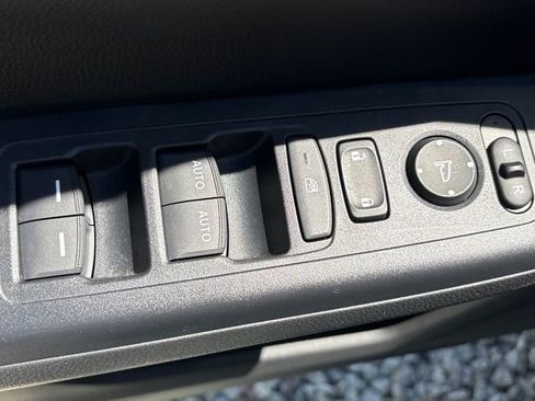 Used 2025 Honda CR-V Sport image 26