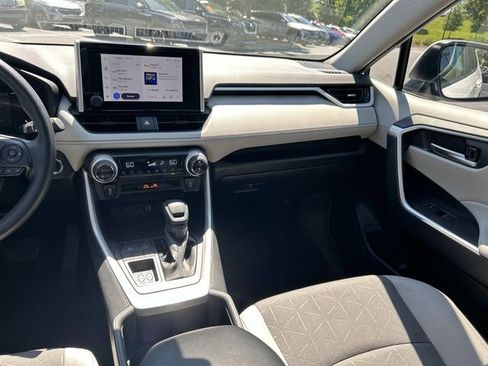 Used 2025 Toyota RAV4 XLE FWD image 18