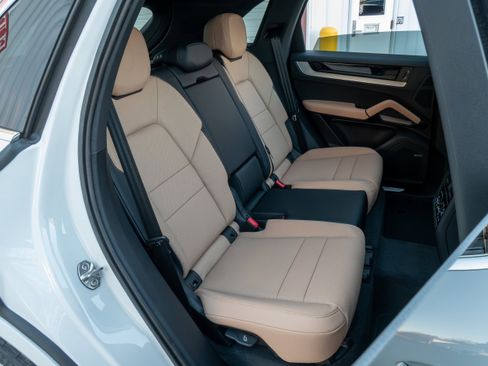 New 2026 Porsche Cayenne AWD/4WD image 37