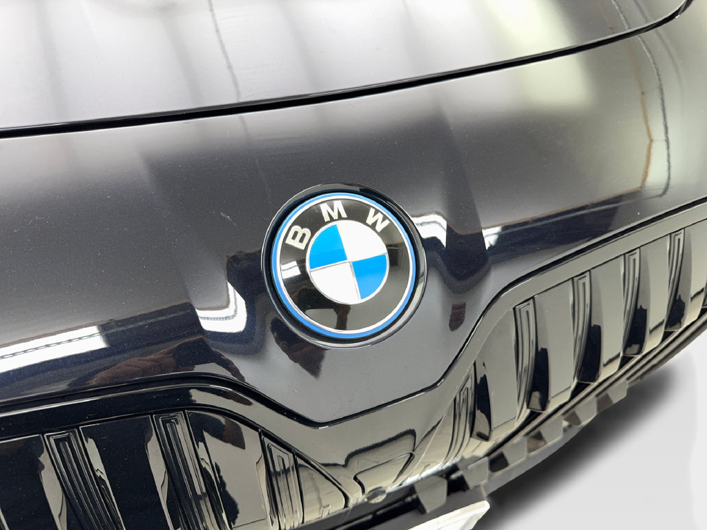 Used 2024 BMW i7 xDrive60 w/ Executive Package AWD/4WD image 28