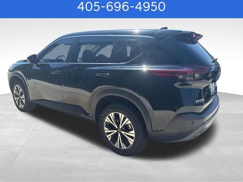 Used 2022 Nissan Rogue SV FWD image 3