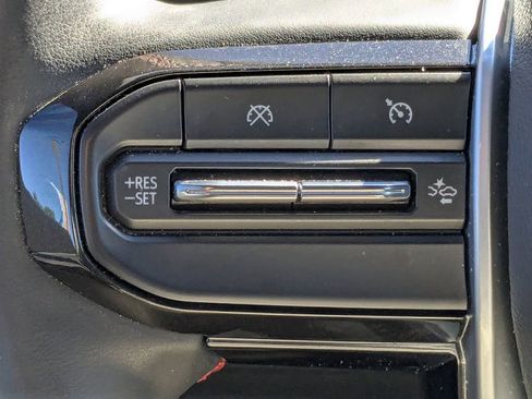 Used 2024 Chevrolet Colorado Z71 w/ Z71 Convenience Package 2 image 26