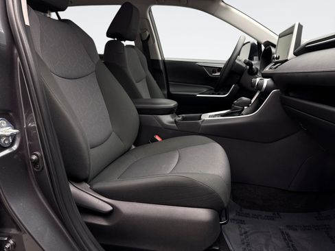 Used 2024 Toyota RAV4 XLE image 17