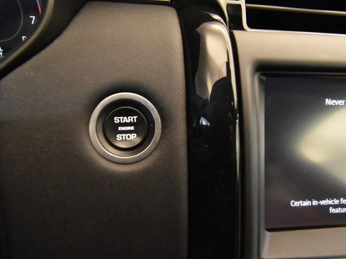Used 2020 Land Rover Discovery SE AWD/4WD image 26