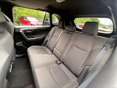 Used 2024 Toyota RAV4 SE w/ Convenience Package AWD/4WD image 21