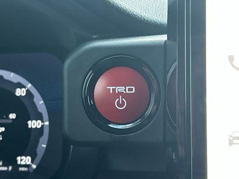 Used 2025 Toyota Tacoma TRD Off-Road AWD/4WD image 41