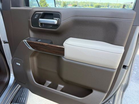 Used 2021 GMC Sierra 1500 SLT w/ SLT Premium Plus Package AWD/4WD image 13