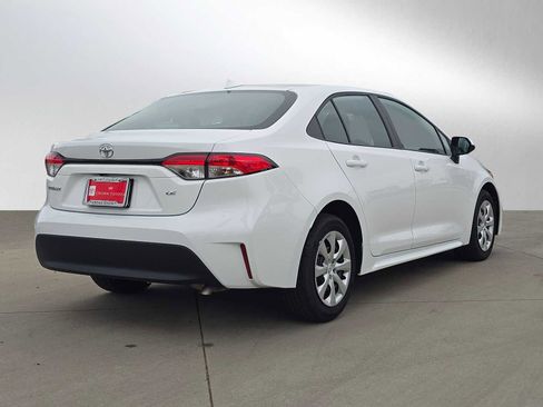 Used 2025 Toyota Corolla LE FWD image 3