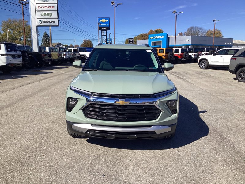 New 2026 Chevrolet TrailBlazer LT w/ LPO, Trailering Package AWD/4WD image 2