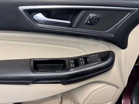 Used 2017 Ford Edge Titanium w/ Technology Package FWD image 12