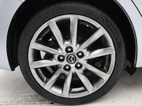 Used 2018 MAZDA MAZDA3 Touring image 9