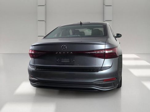 Used 2025 Volkswagen Jetta SE w/ Sunroof Package FWD image 5