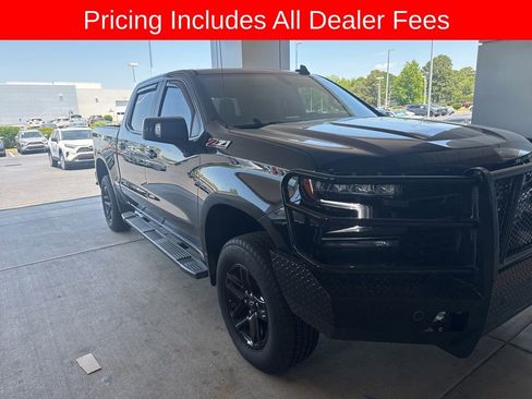 Used 2022 Chevrolet Silverado 1500 LT Trail Boss w/ LT Trail Boss Premium Package AWD/4WD image 3