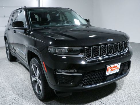 Used 2022 Jeep Grand Cherokee Limited 4xe w/ Luxury Tech Group II AWD/4WD image 5