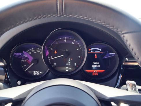 Certified 2026 Porsche Macan AWD/4WD image 16