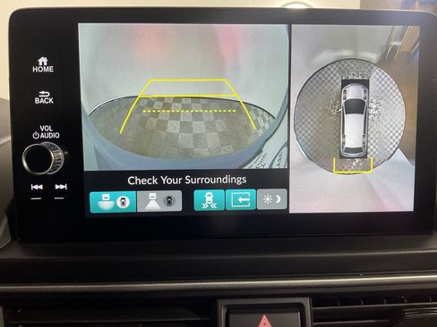 Used 2025 Honda Pilot Black Edition image 27