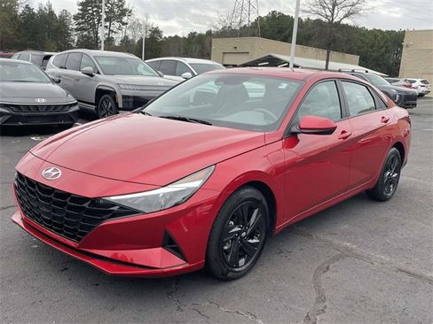 Certified 2023 Hyundai Elantra SEL image 3