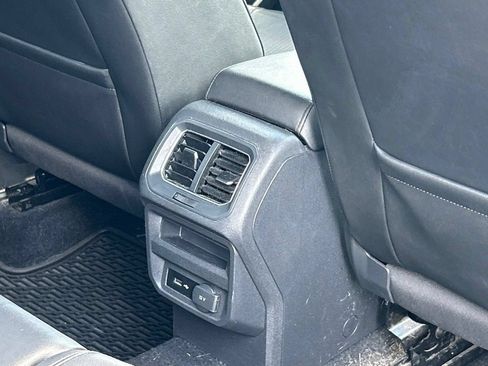 Used 2018 Volkswagen Tiguan SE FWD image 47