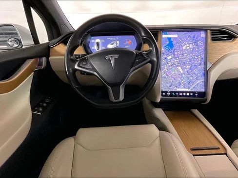 Used 2019 Tesla Model X 75D AWD/4WD image 4