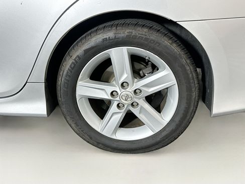 Used 2012 Toyota Camry SE w/ Convenience Pkg FWD image 11