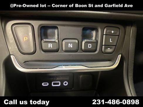 Used 2020 GMC Terrain SLT w/ Preferred Package AWD/4WD image 25