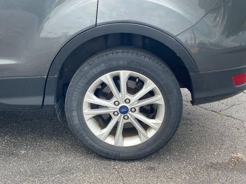 Used 2018 Ford Escape SE FWD image 15