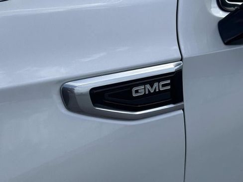 Used 2024 GMC Yukon XL Denali w/ Advanced Technology Package AWD/4WD image 11