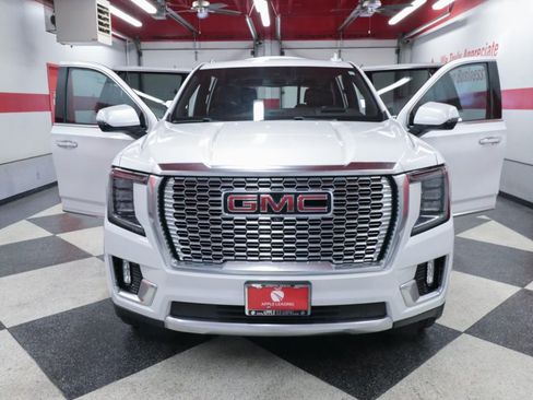 Used 2021 GMC Yukon XL Denali AWD/4WD image 30