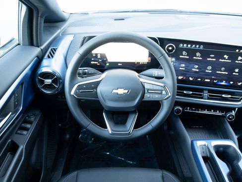 New 2026 Chevrolet Equinox EV LT image 2