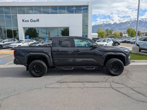 Used 2024 Toyota Tacoma SR5 AWD/4WD image 2