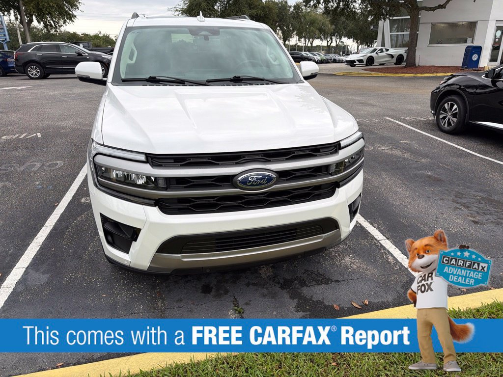 Used 2024 Ford Expedition XLT AWD/4WD image 2