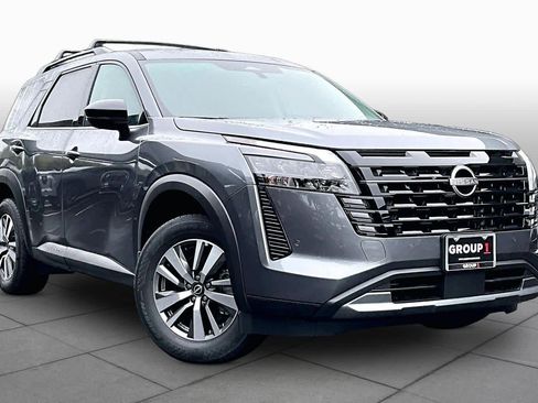 New 2026 Nissan Pathfinder SL FWD image 2