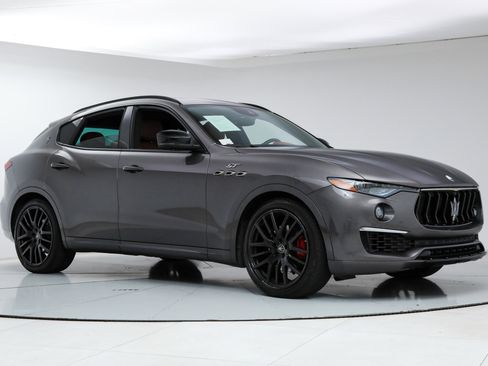 Certified 2022 Maserati Levante GT AWD/4WD image 7