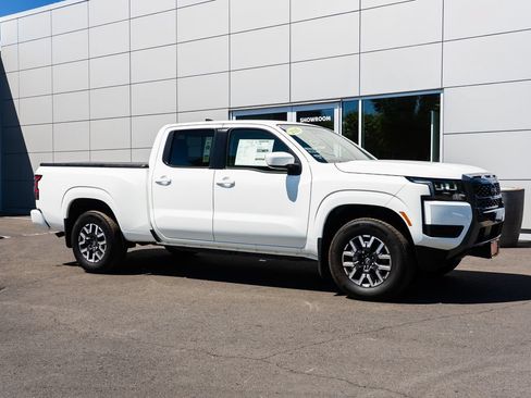 New 2026 Nissan Frontier SV w/ Tow Package AWD/4WD image 29