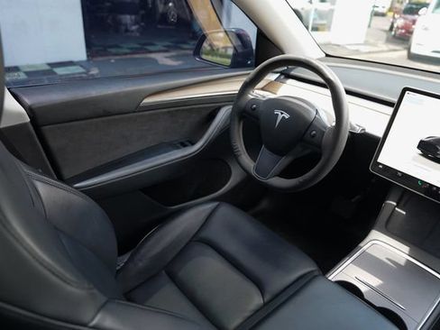 Used 2023 Tesla Model Y Long Range AWD/4WD image 24