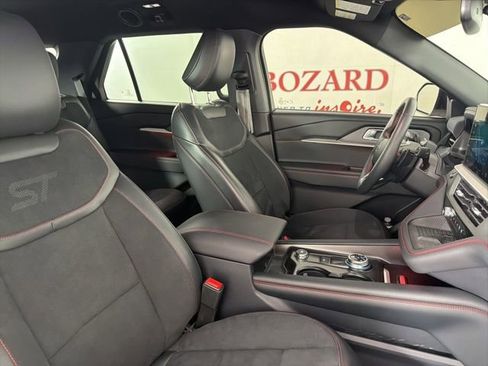 Certified 2025 Ford Explorer ST AWD/4WD image 17
