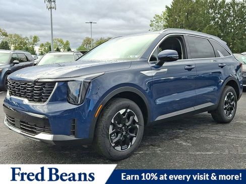 New 2026 Kia Sorento S image 2