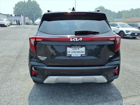 Used 2024 Kia Seltos EX AWD/4WD image 5