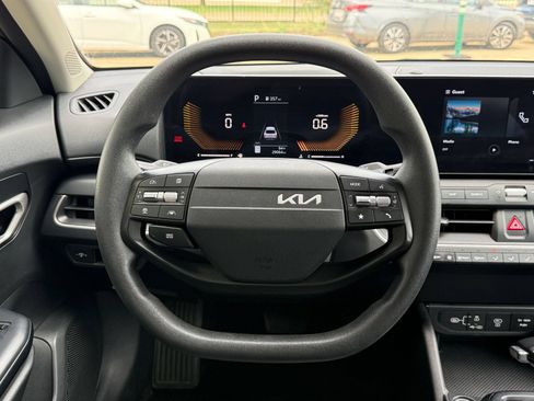 Used 2025 Kia K4 FWD image 30