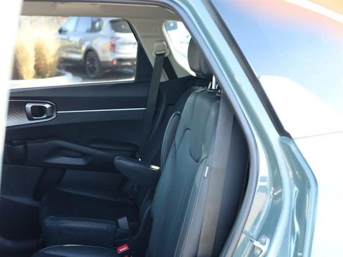 Used 2025 Kia Sorento EX image 20