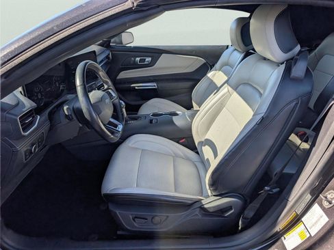 Used 2024 Ford Mustang Premium image 9