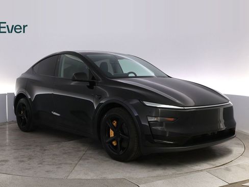 Used 2026 Tesla Model Y Long Range RWD image 13