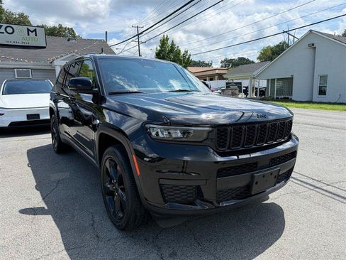 Used 2023 Jeep Grand Cherokee L Laredo AWD/4WD image 7