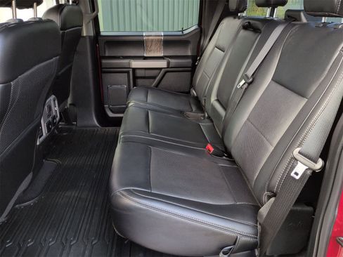 Used 2019 Ford F350 Lariat image 19