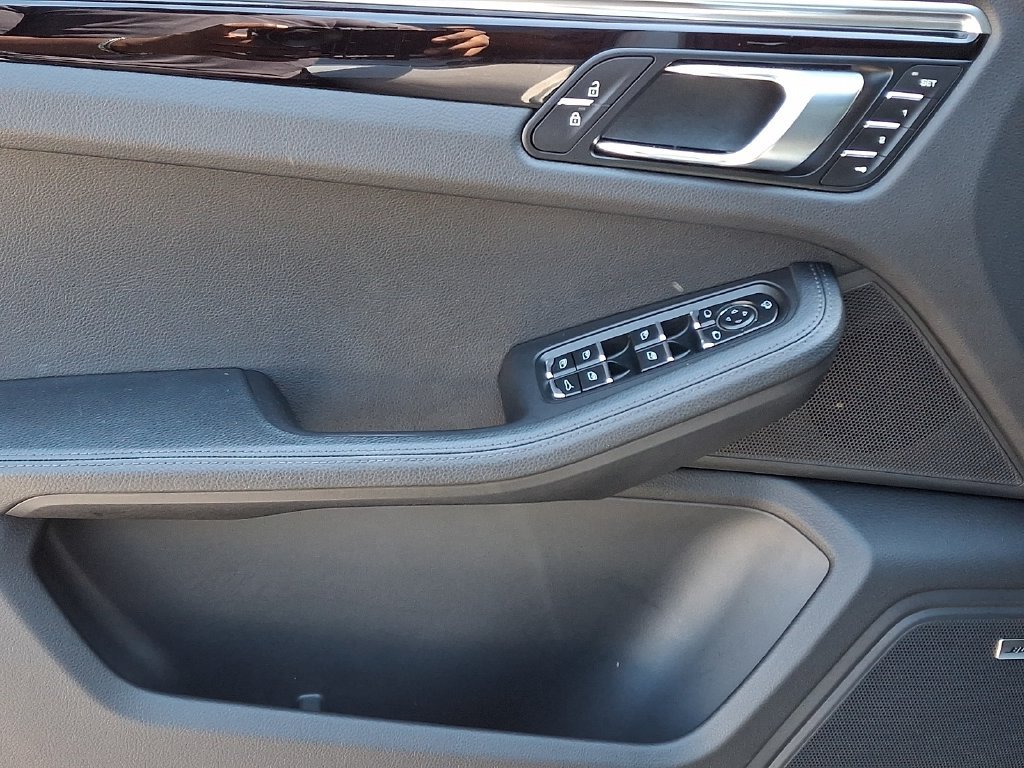 Used 2024 Porsche Macan S AWD/4WD image 13